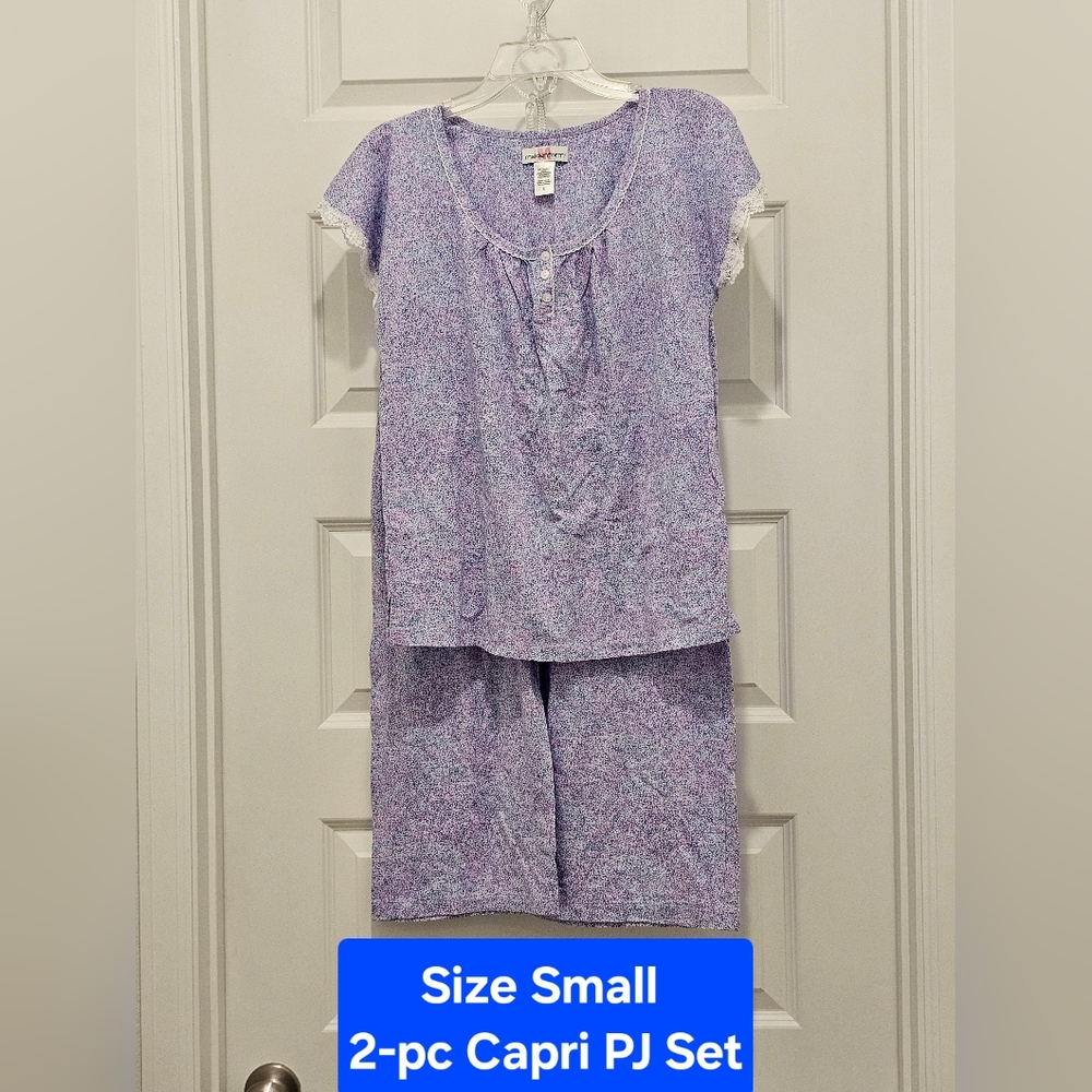 Maidenform 2-Piece Capri PJ Set, EUC, Size Small